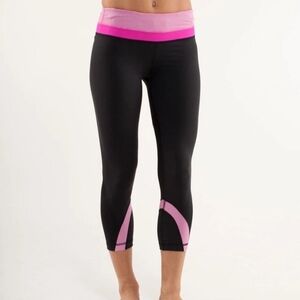 Lululemon Run: Inspire Crop II Black/White Paris Pink Microstripe/Paris Pink 21"